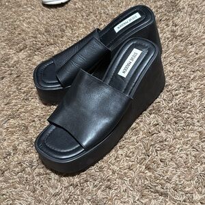 Steve Madden Black Platform Slides